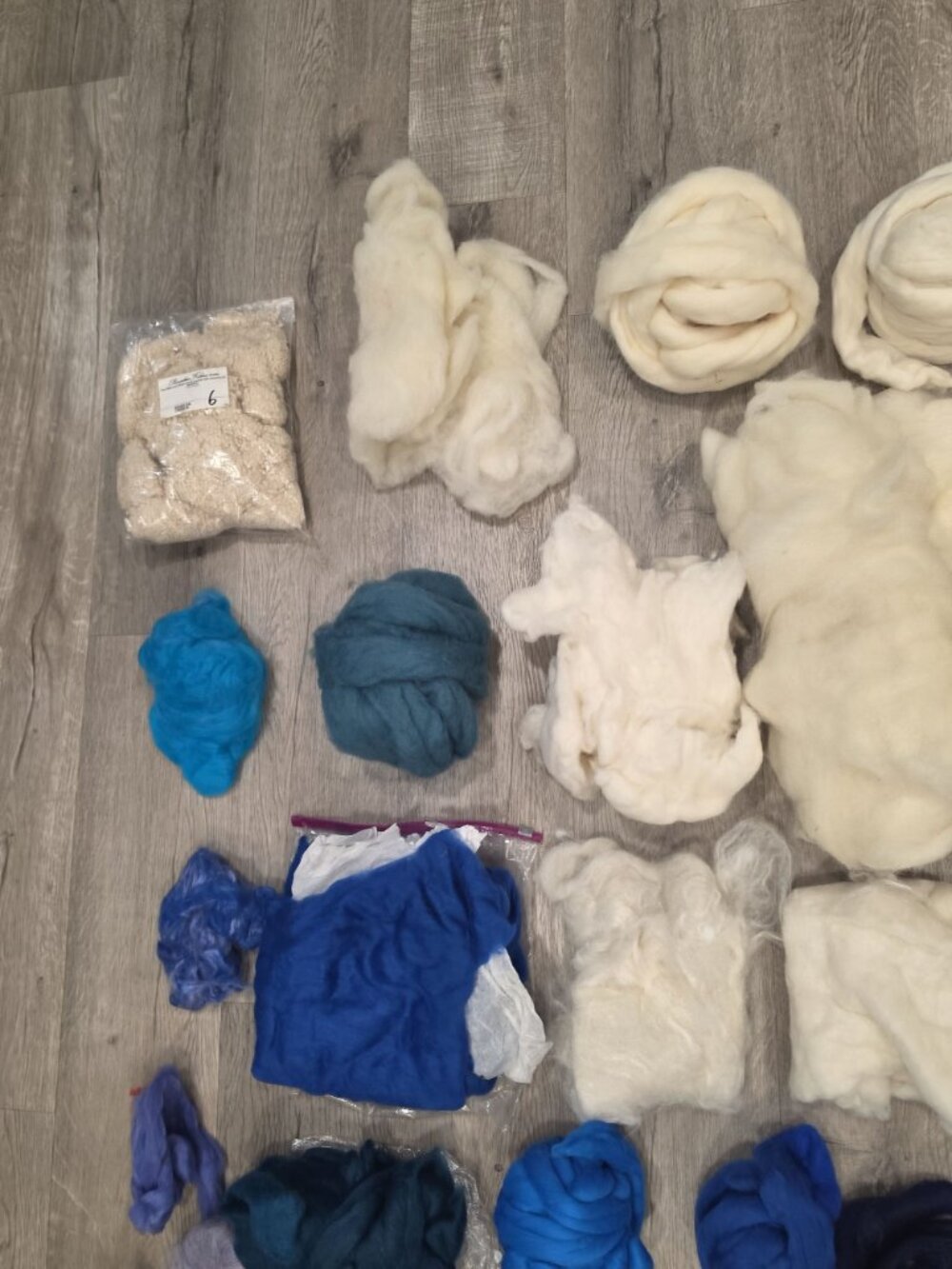 Assorted lot of wool, angora, silk felting fibers and yard raw and rolled colors - Picture 7 of 17